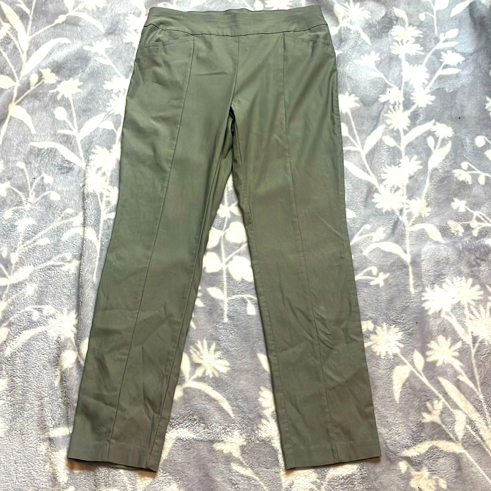 Chico's Olive Pull-On Ankle Pants
